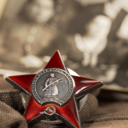 Поздравление ветеранов с семидесятилетием со дня Победы!